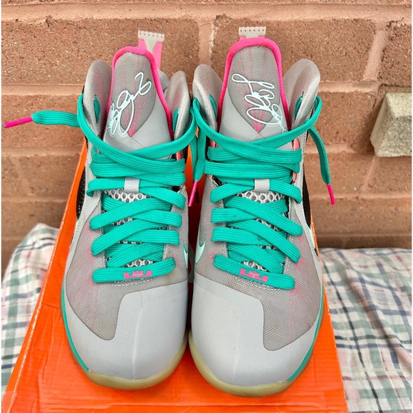 Nike Lebron 9 GS South Beach
Size 6.5Y - Picture 2 of 9